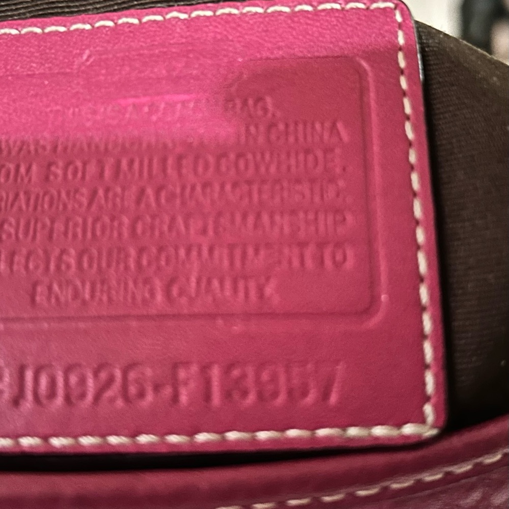 Coach Pink Leather Shoulder Bag. - Picture 2 of 9